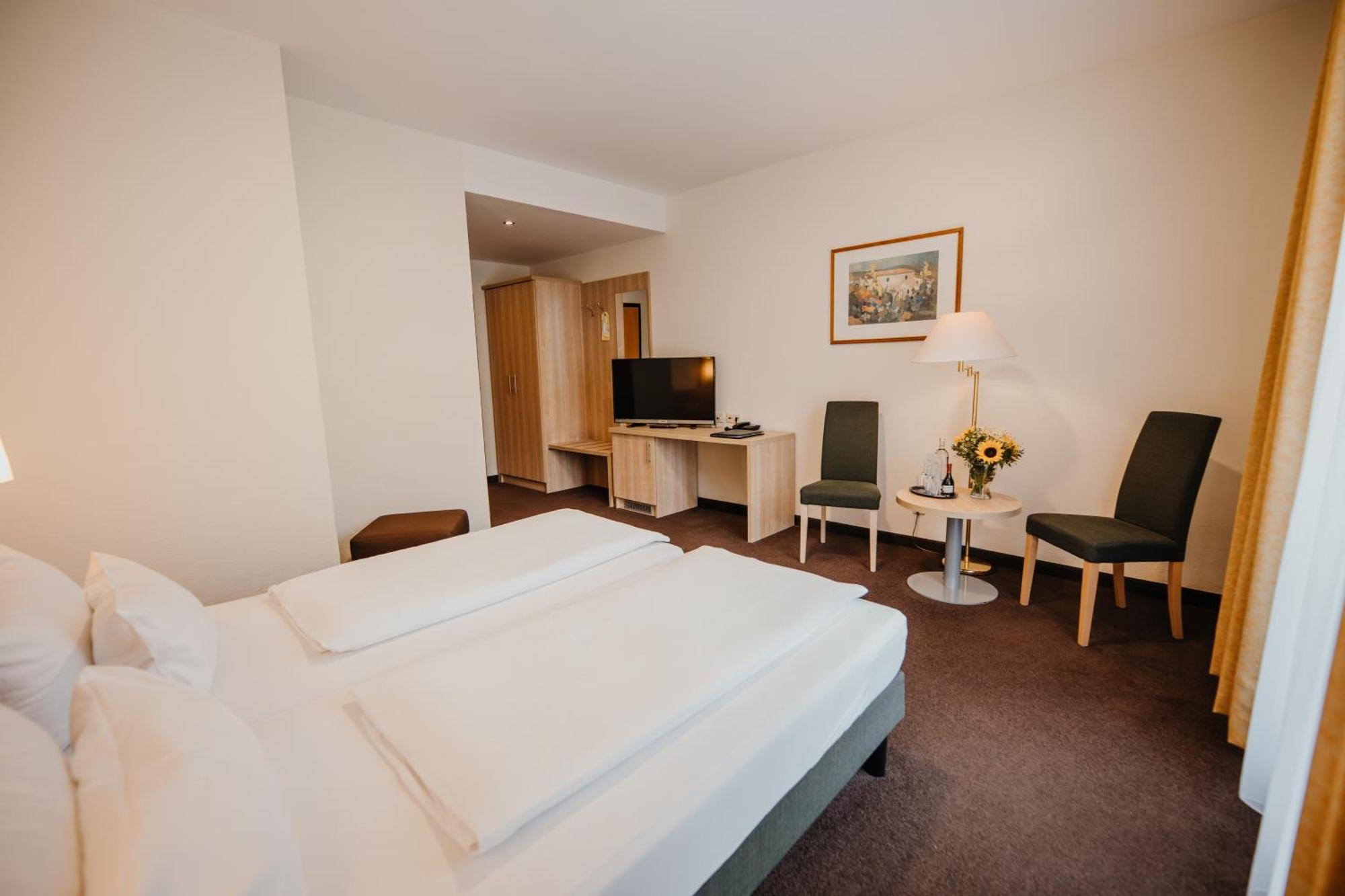 Отель Sonnenhotel Hoher Hahn 4*